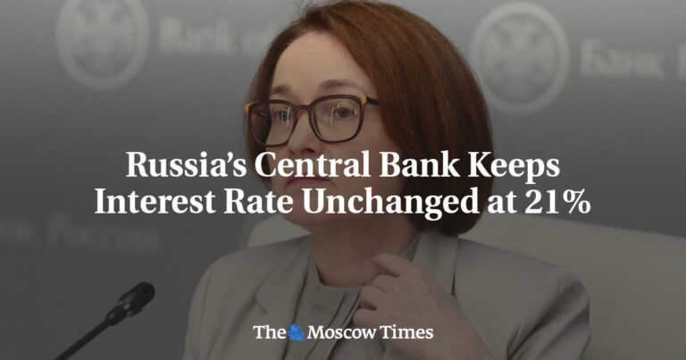 Russia’s Central Bank Keeps Interest Rate Unchanged at 21%